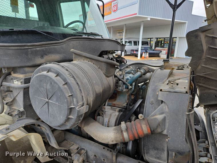 image for item DS5336 2005 International 4300 forestry bucket truck