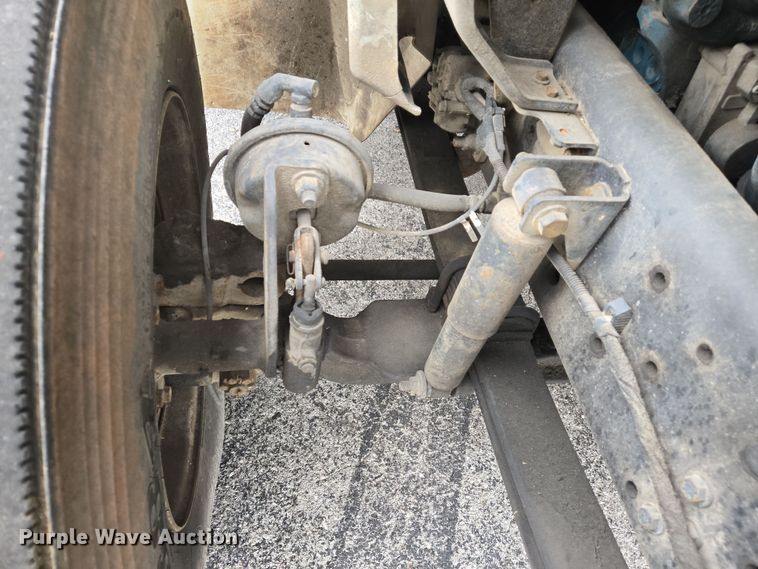 image for item DS5336 2005 International 4300 forestry bucket truck