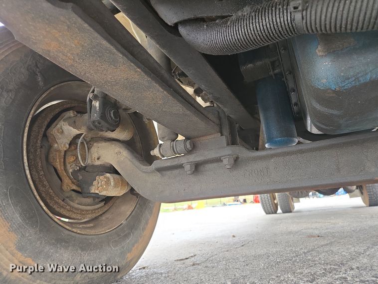 image for item DS5336 2005 International 4300 forestry bucket truck