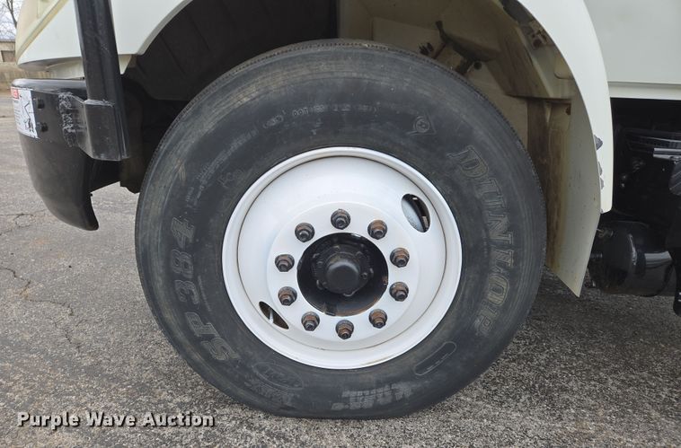 image for item DS5336 2005 International 4300 forestry bucket truck