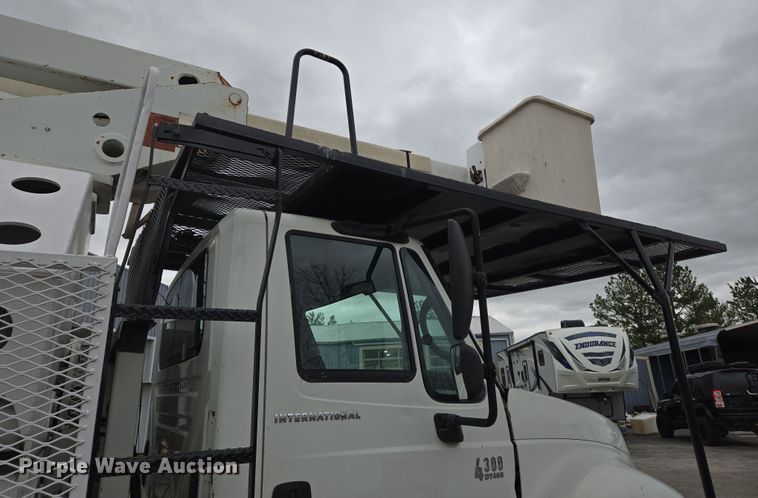 image for item DS5336 2005 International 4300 forestry bucket truck