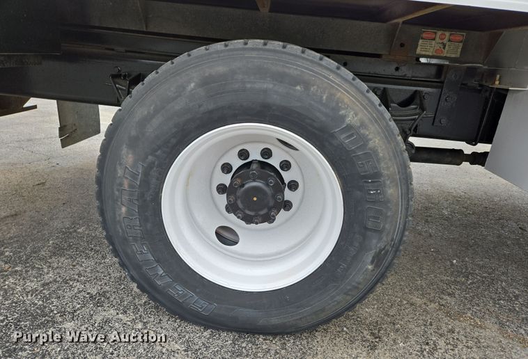 image for item DS5336 2005 International 4300 forestry bucket truck