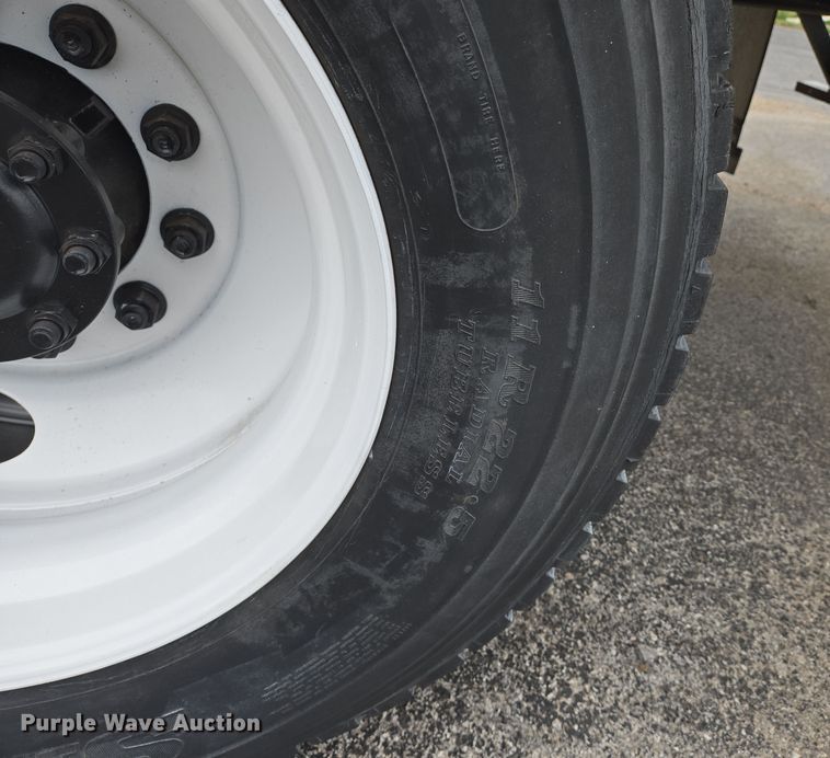 image for item DS5336 2005 International 4300 forestry bucket truck