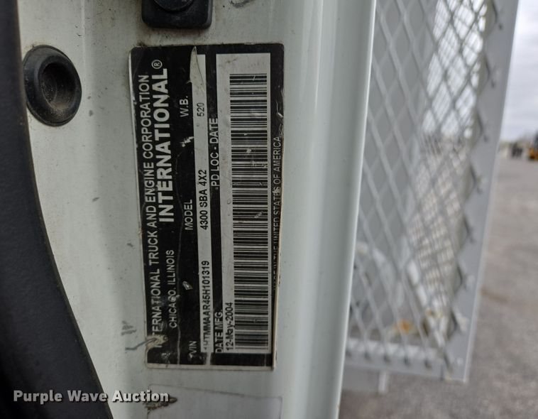 image for item DS5336 2005 International 4300 forestry bucket truck