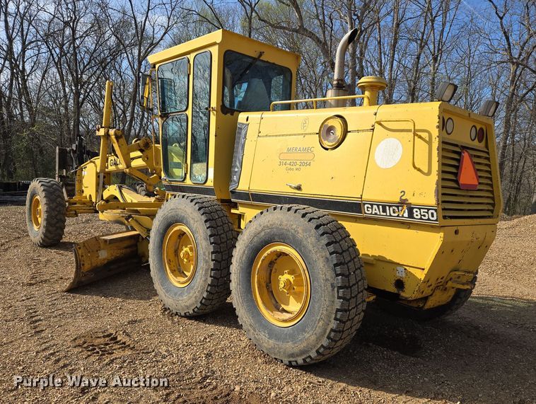 image for item DS5361 1997 Galion 850C motor grader