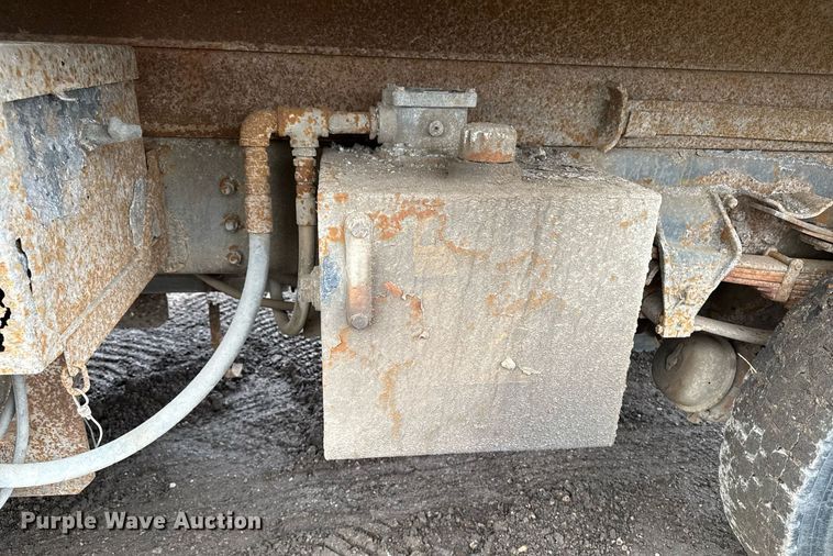 image for item DT0540 2003 Sterling L7500 dump truck