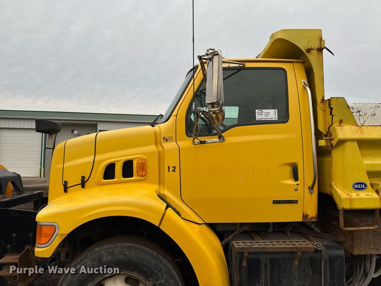 image for item DT0540 2003 Sterling L7500 dump truck