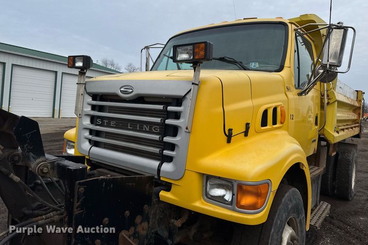 image for item DT0540 2003 Sterling L7500 dump truck