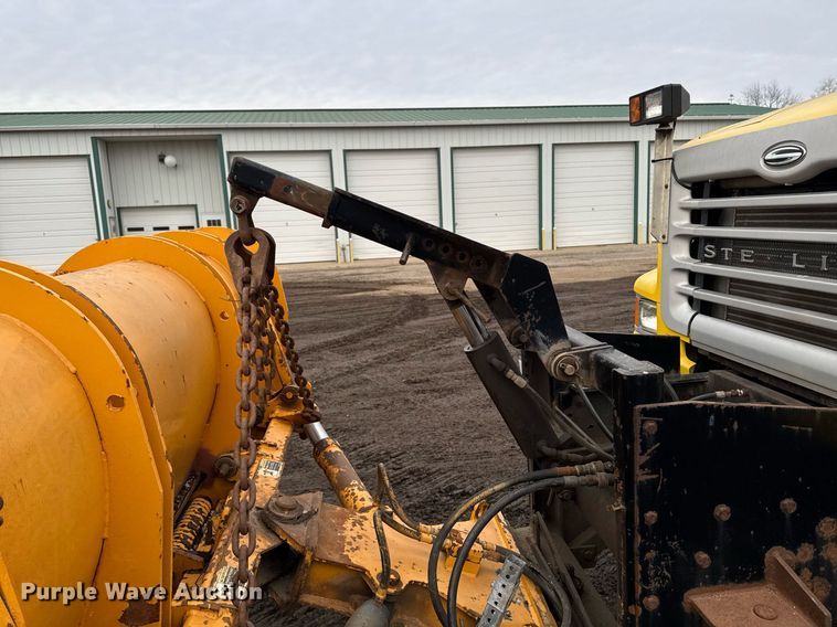 image for item DT0540 2003 Sterling L7500 dump truck