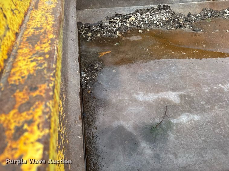 image for item DT0540 2003 Sterling L7500 dump truck