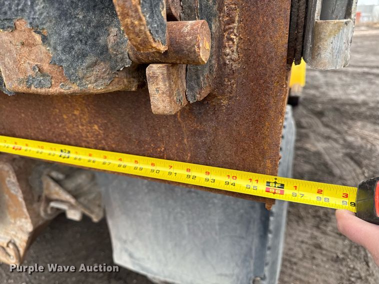 image for item DT0540 2003 Sterling L7500 dump truck