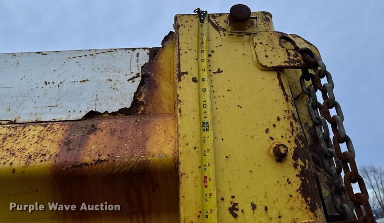 image for item DT0540 2003 Sterling L7500 dump truck