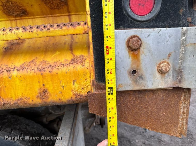 image for item DT0540 2003 Sterling L7500 dump truck