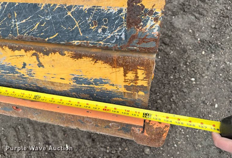 image for item DT0540 2003 Sterling L7500 dump truck