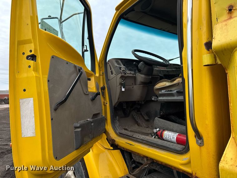 image for item DT0540 2003 Sterling L7500 dump truck