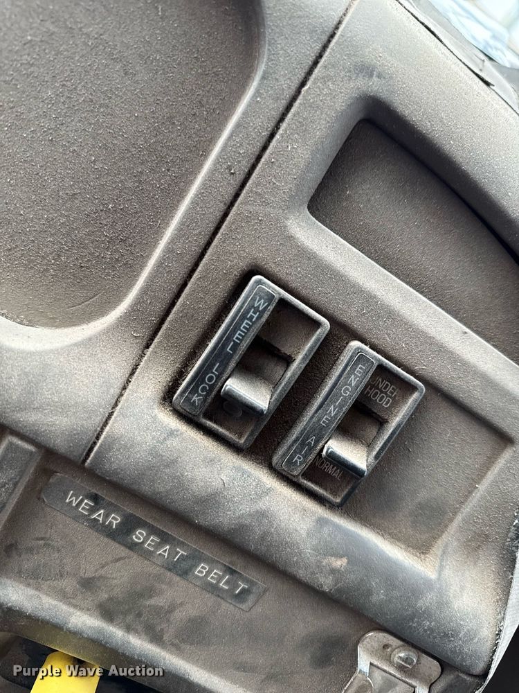 image for item DT0540 2003 Sterling L7500 dump truck