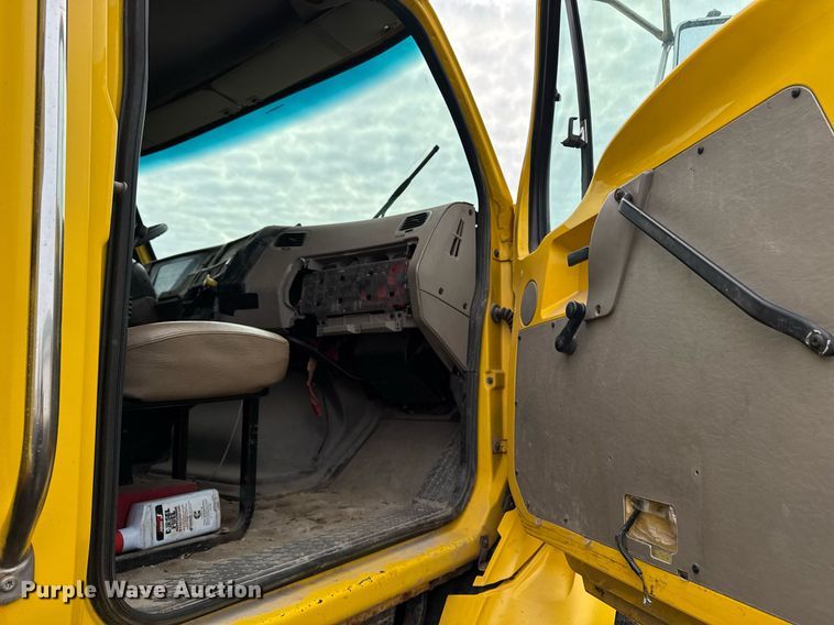 image for item DT0540 2003 Sterling L7500 dump truck