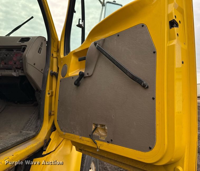 image for item DT0540 2003 Sterling L7500 dump truck