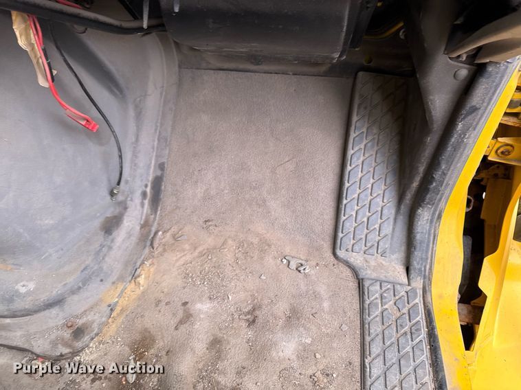 image for item DT0540 2003 Sterling L7500 dump truck