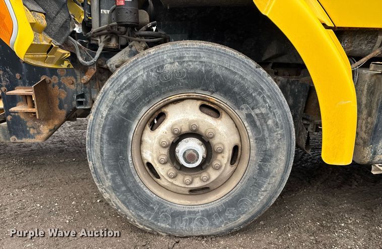 image for item DT0540 2003 Sterling L7500 dump truck