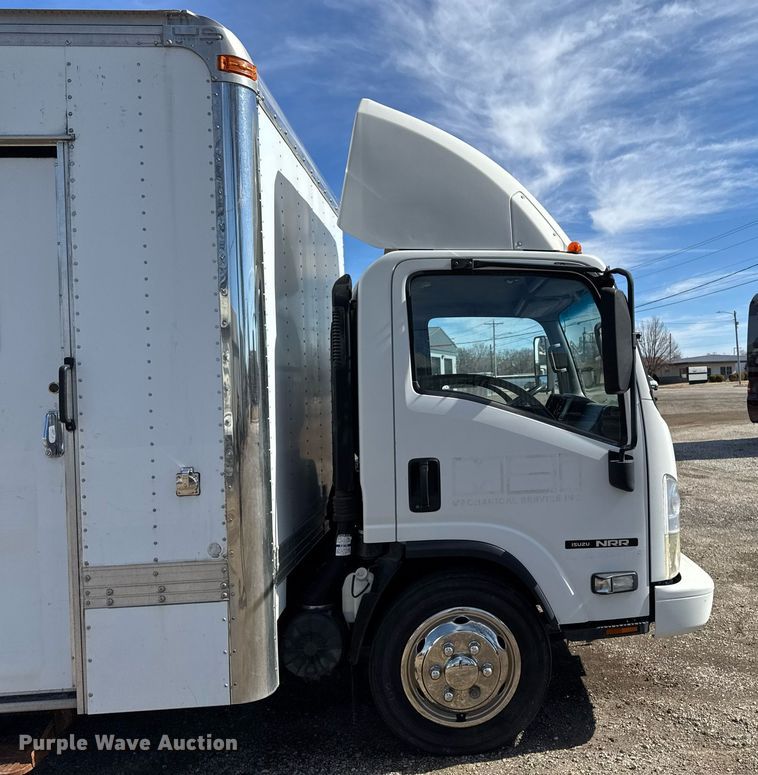 image for item DT0638 2010 Izuzu NPR delivery truck