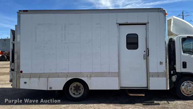 image for item DT0638 2010 Izuzu NPR delivery truck