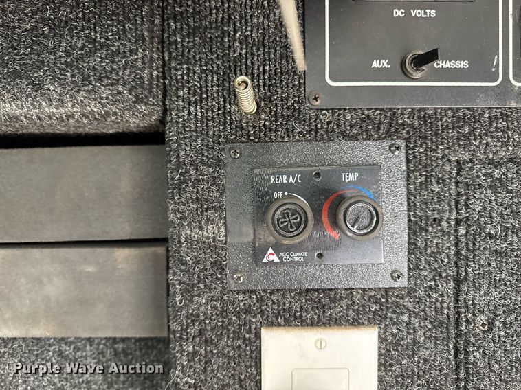 image for item DT0638 2010 Izuzu NPR delivery truck