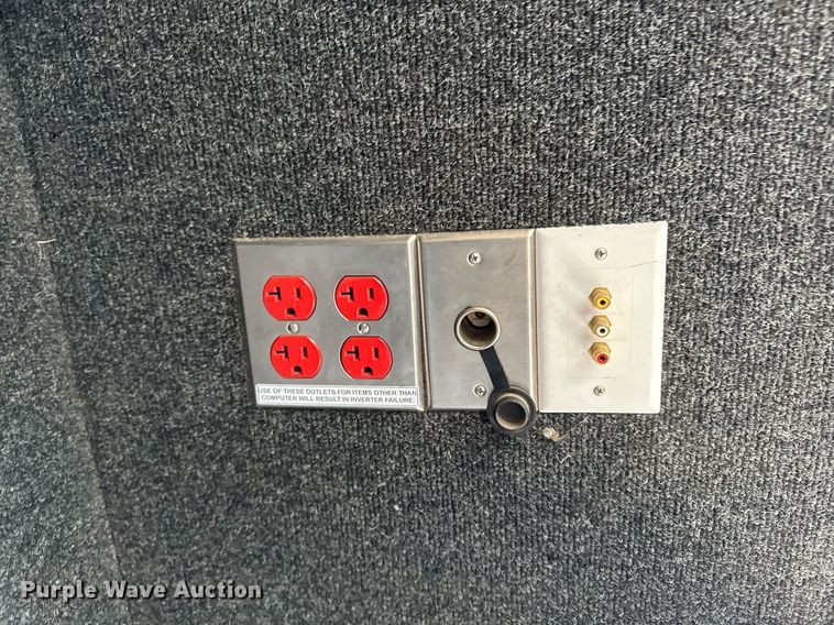 image for item DT0638 2010 Izuzu NPR delivery truck