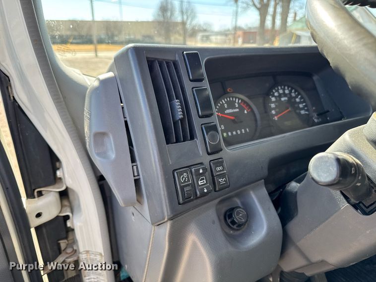 image for item DT0638 2010 Izuzu NPR delivery truck