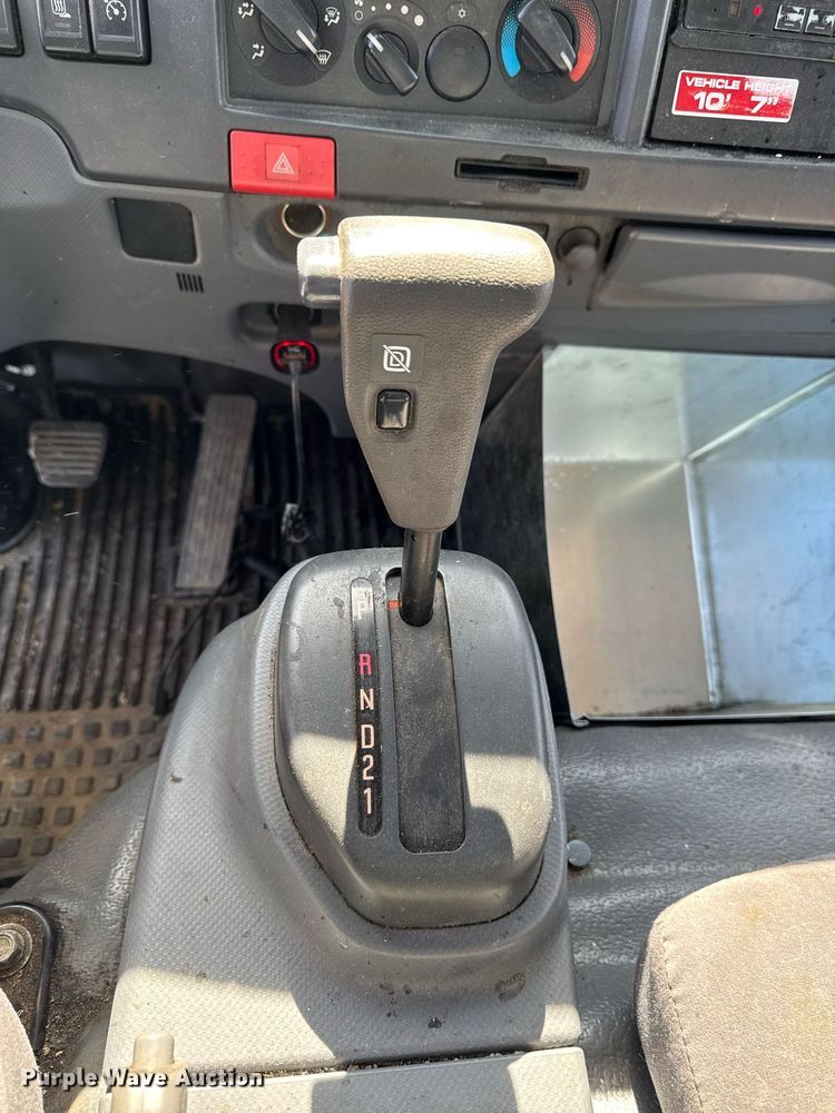 image for item DT0638 2010 Izuzu NPR delivery truck