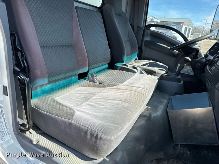 image for item DT0638 2010 Izuzu NPR delivery truck