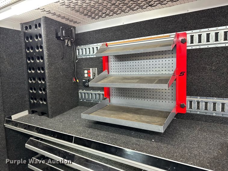 image for item DT0638 2010 Izuzu NPR delivery truck