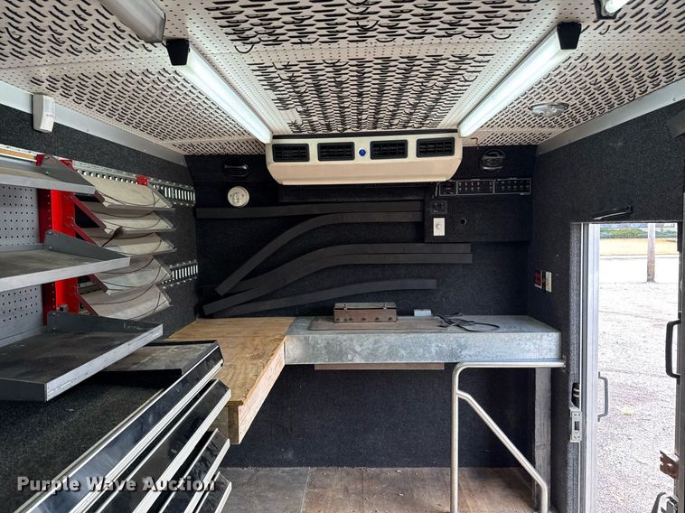 image for item DT0638 2010 Izuzu NPR delivery truck