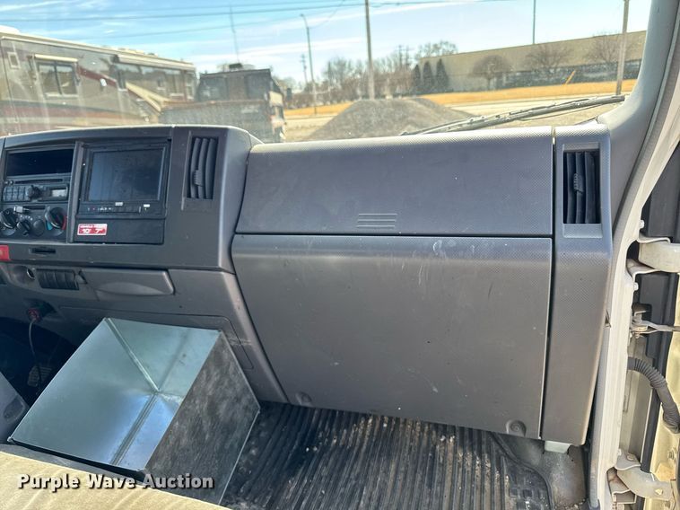 image for item DT0638 2010 Izuzu NPR delivery truck