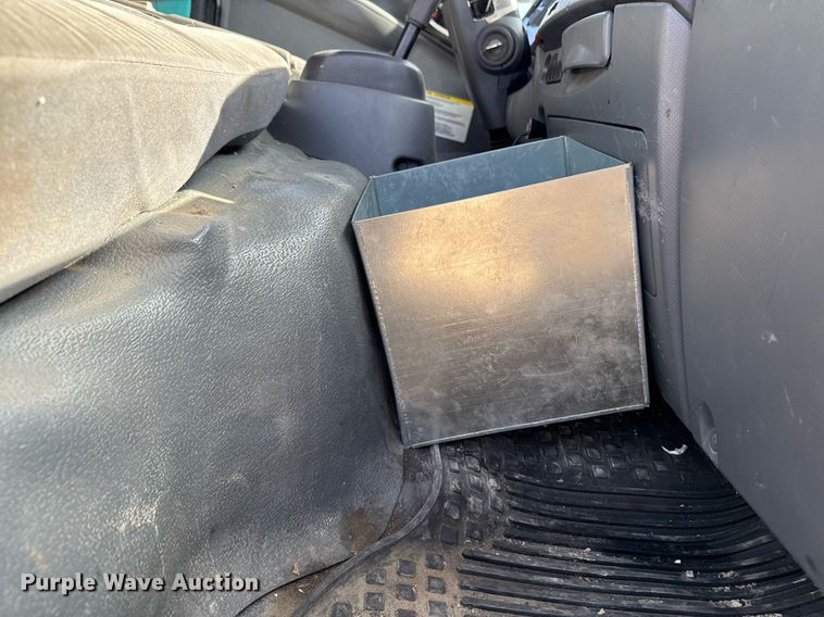 image for item DT0638 2010 Izuzu NPR delivery truck