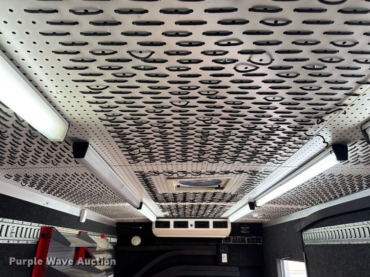 image for item DT0638 2010 Izuzu NPR delivery truck