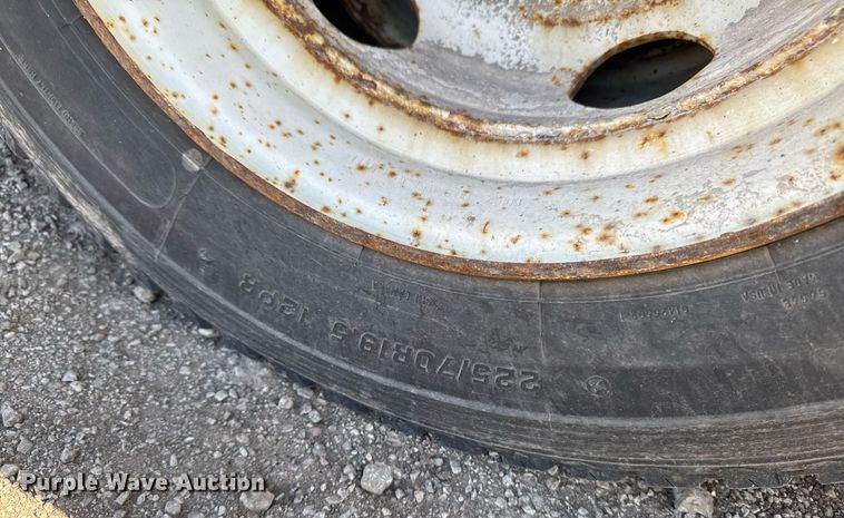 image for item DT0638 2010 Izuzu NPR delivery truck