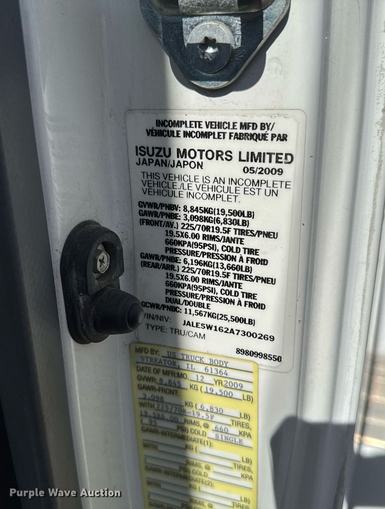 image for item DT0638 2010 Izuzu NPR delivery truck