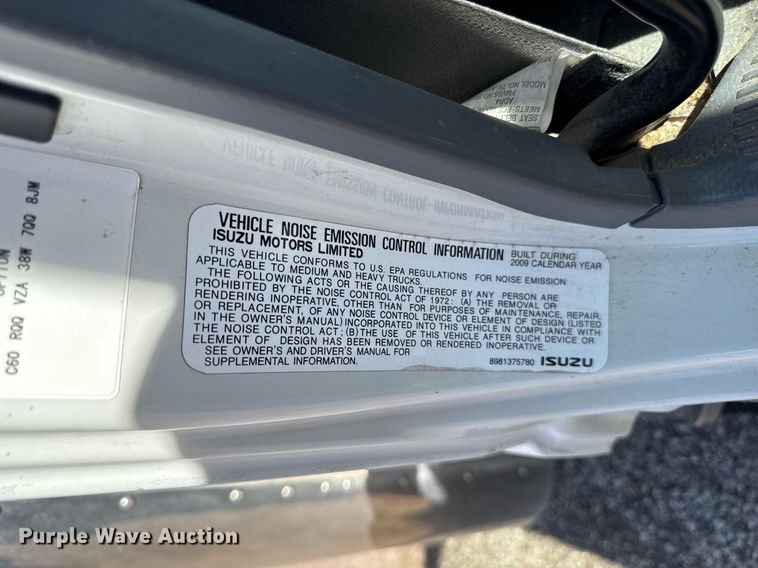 image for item DT0638 2010 Izuzu NPR delivery truck