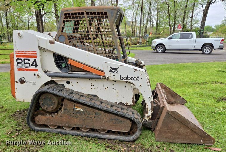 image for item DT4753 2000 Bobcat 864 tracked skid steer loader