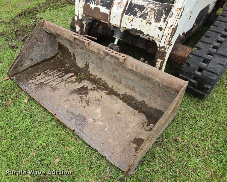 image for item DT4753 2000 Bobcat 864 tracked skid steer loader