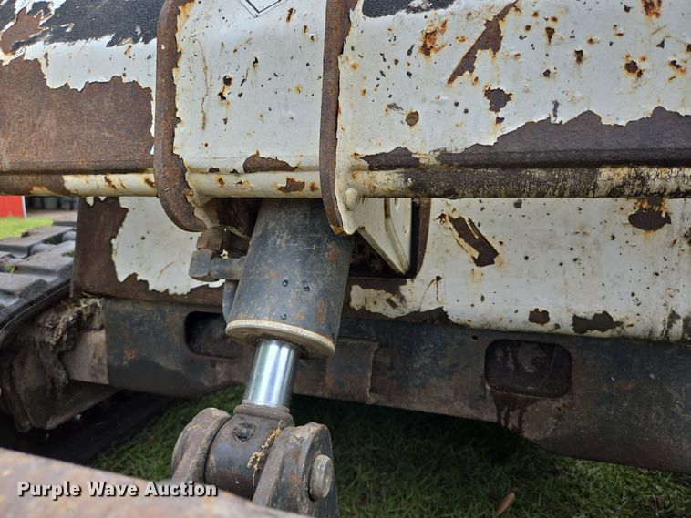 image for item DT4753 2000 Bobcat 864 tracked skid steer loader