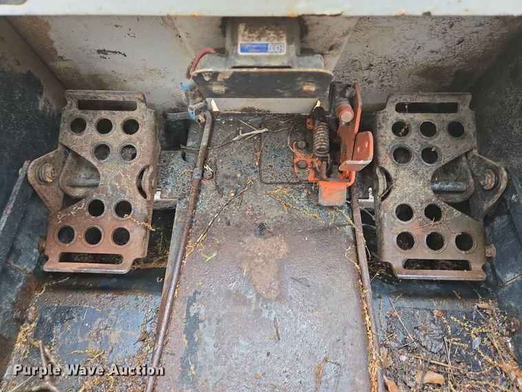 image for item DT4753 2000 Bobcat 864 tracked skid steer loader