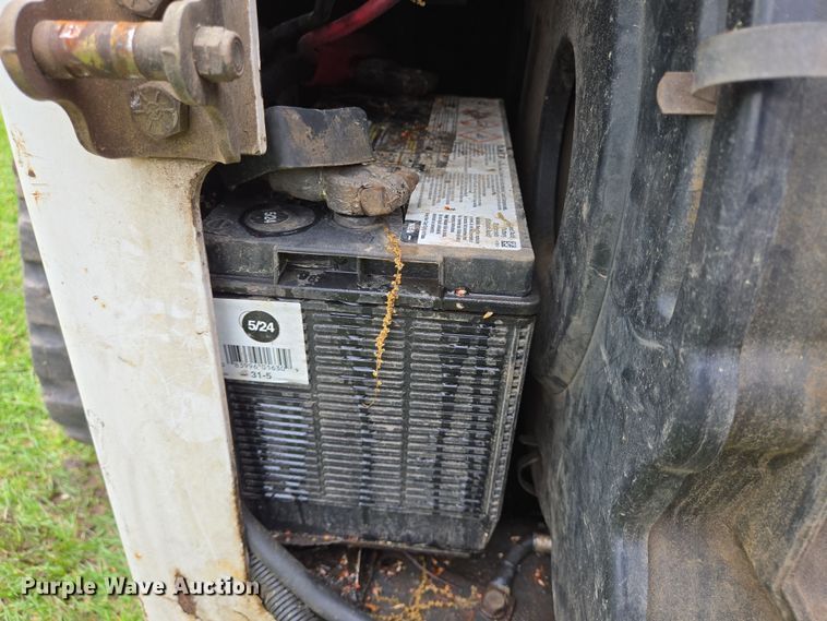 image for item DT4753 2000 Bobcat 864 tracked skid steer loader