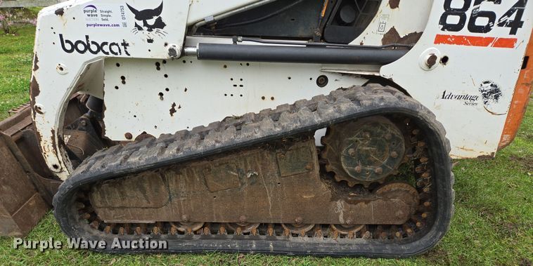 image for item DT4753 2000 Bobcat 864 tracked skid steer loader