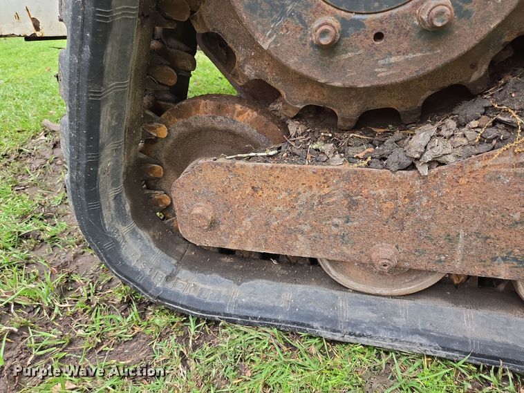 image for item DT4753 2000 Bobcat 864 tracked skid steer loader