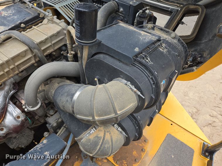 image for item DT4762 2021 Bell B45E 6x6 articulated haul truck