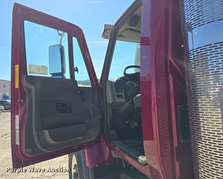 image for item DT6755 2008 International 7400 sewer jetter truck