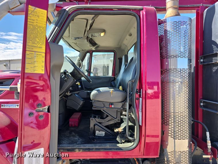 image for item DT6755 2008 International 7400 sewer jetter truck