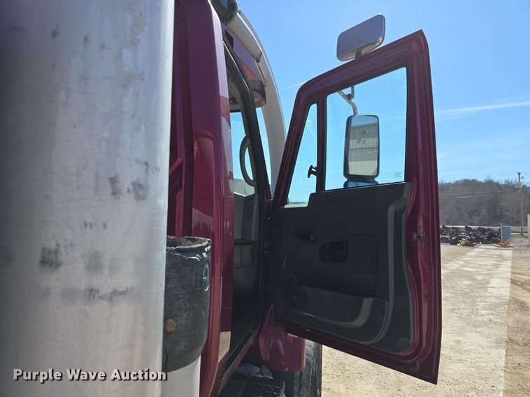 image for item DT6755 2008 International 7400 sewer jetter truck